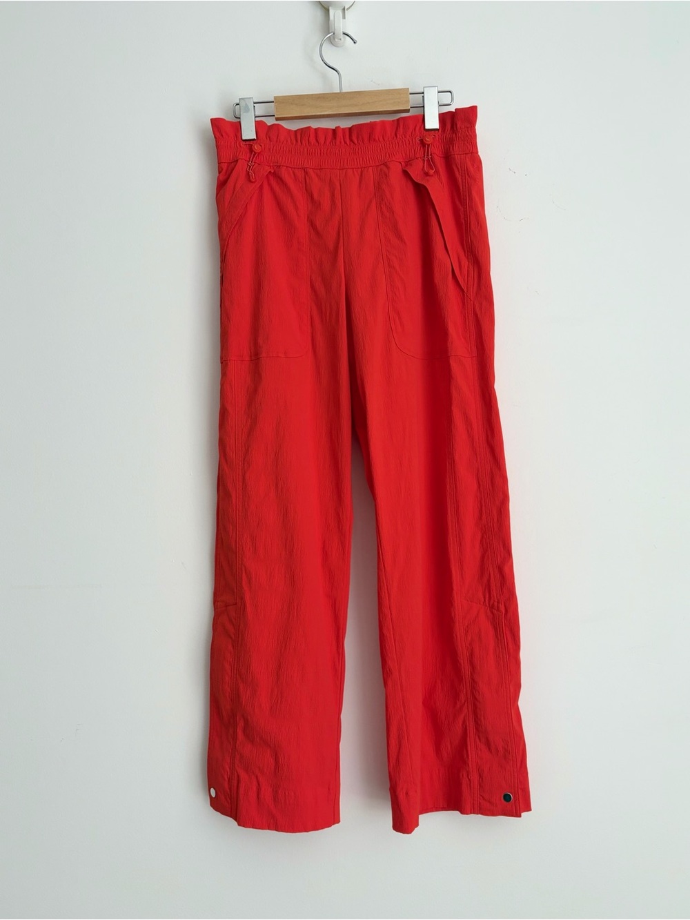 Athleta Trekkie Parachute Pants 4P NWOT